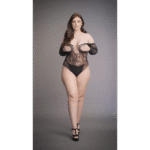 Spitzenbody mit Strasssteinen für einen verführerischen Look für kurvige Figuren – Le Desir – Bild 12