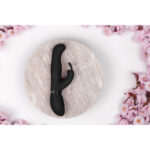 Rabbit Vibrator mit drehbaren Perlen und doppelter Stimulation – schwarz (Izara), VIVE by Shots – Bild 7